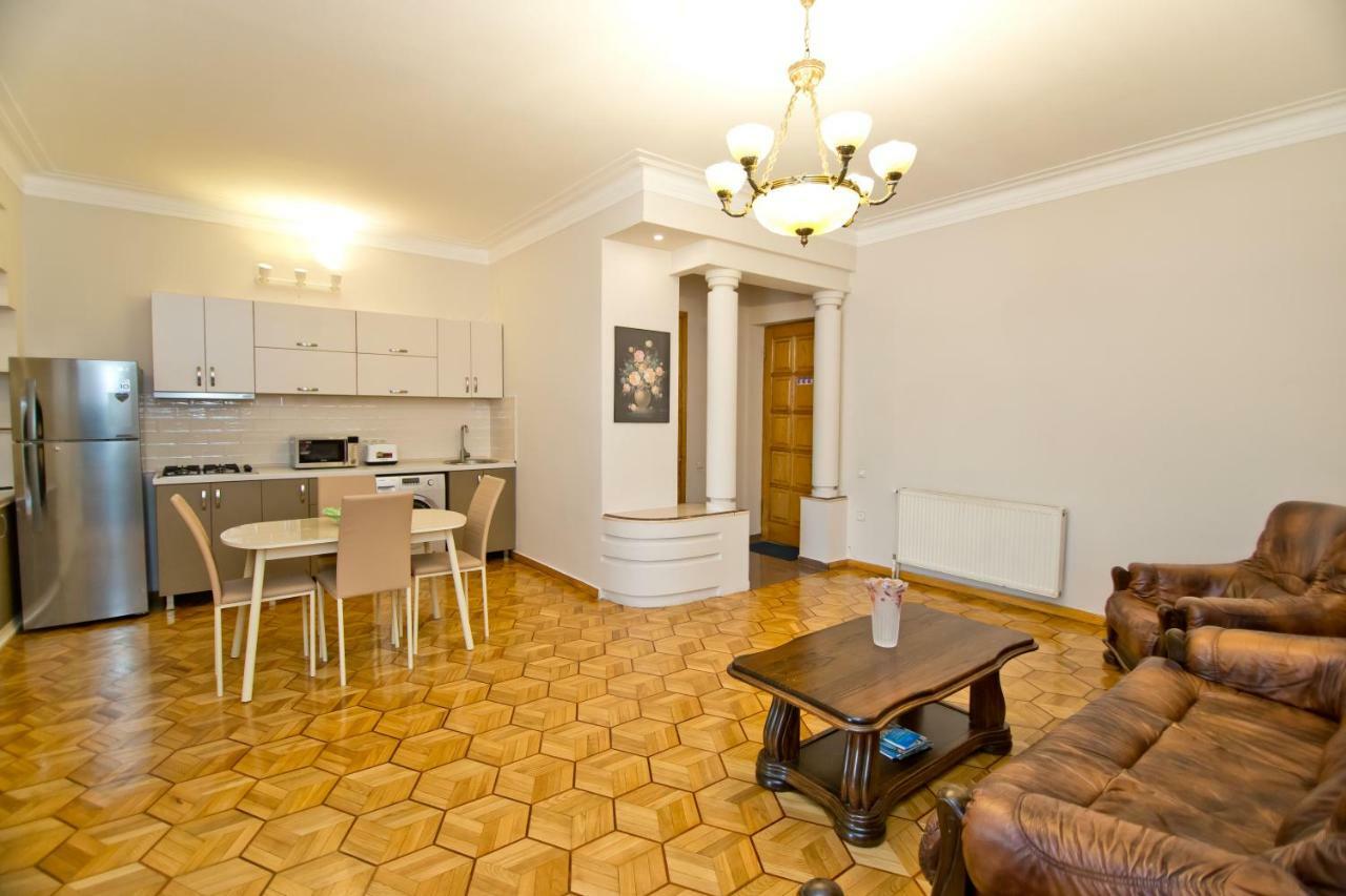Seaside Luxury Apartment Batumi Exteriör bild
