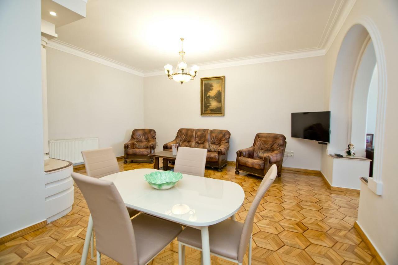 Seaside Luxury Apartment Batumi Exteriör bild